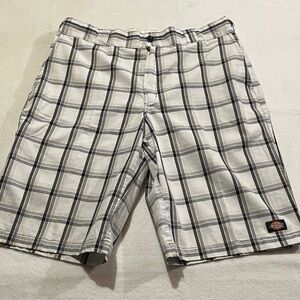 Dickies Men's Plaid Flat Front Shorts size 36